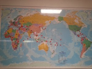 Red dots indicate where Insulin For Life donations have gone to and blue stars represent affiliate centres around the globe.