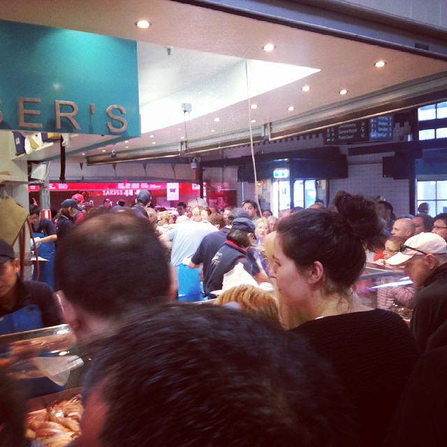 Shopping at Melbourne's Queen Victoria Market during Christmas Eve - Patience level over 9000
